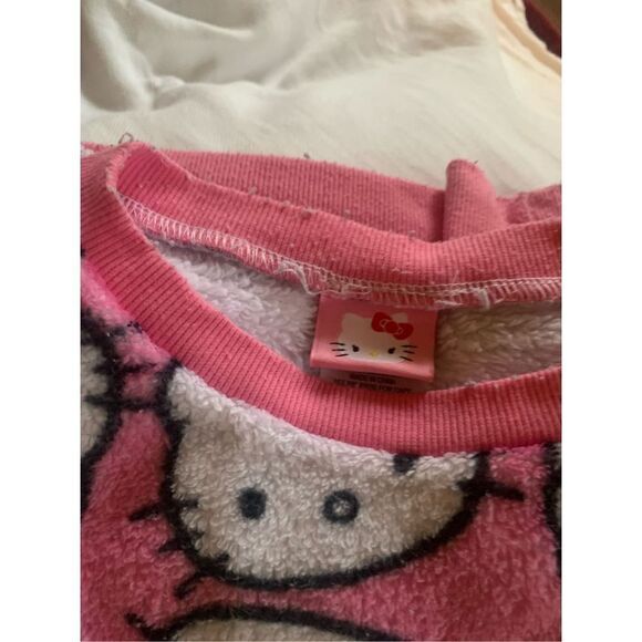 Hello Kitty Fleece Top - Picture 6 of 8